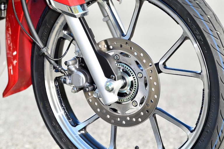 HONDA SUPER CUB C125|110カブが規制対応? エンジン&ブレーキが新作に?! ホンダ スーパーカブ110/クロスカブ110〈YM未来予想〉