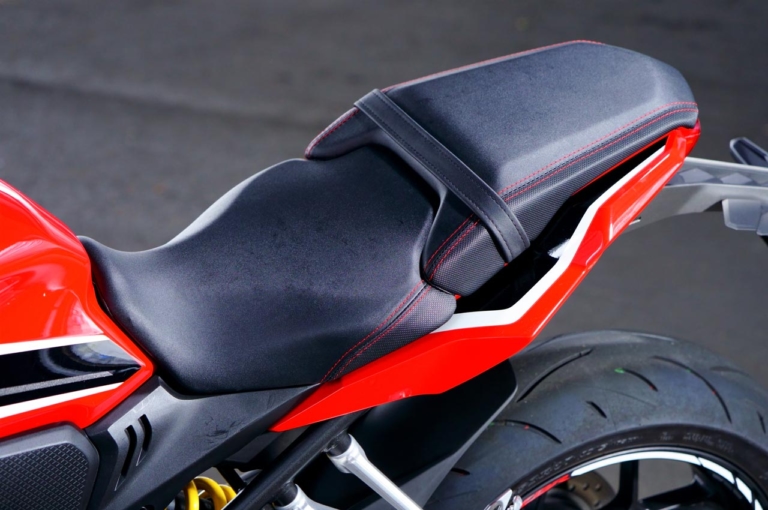 ホンダ CBR650R|ライディングポジション|新型ヤマハYZF-R7 vsライバル徹底比較#2 ライディングポジション/主要装備編〈RS660/CBR650R/ニンジャ650〉