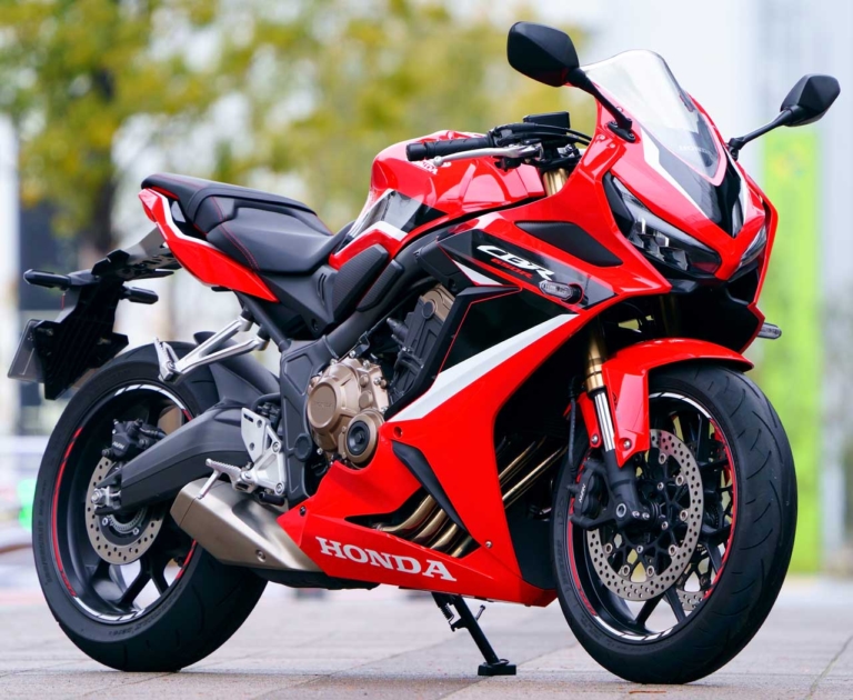 ホンダ CBR650R|新型ヤマハYZF-R7 vsライバル徹底比較#1 スタイリング/エンジン&シャーシ編〈RS660/CBR650R/ニンジャ650〉