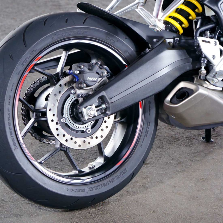 ホンダ CBR650R|新型ヤマハYZF-R7 vsライバル徹底比較#1 スタイリング/エンジン&シャーシ編〈RS660/CBR650R/ニンジャ650〉