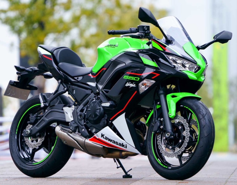カワサキ ニンジャ650|新型ヤマハYZF-R7 vsライバル徹底比較#1 スタイリング/エンジン&シャーシ編〈RS660/CBR650R/ニンジャ650〉