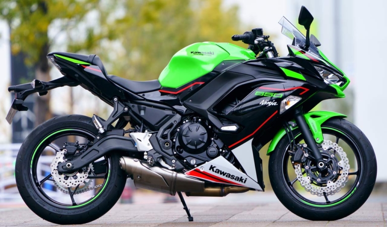 カワサキ ニンジャ650|新型ヤマハYZF-R7 vsライバル徹底比較#1 スタイリング/エンジン&シャーシ編〈RS660/CBR650R/ニンジャ650〉