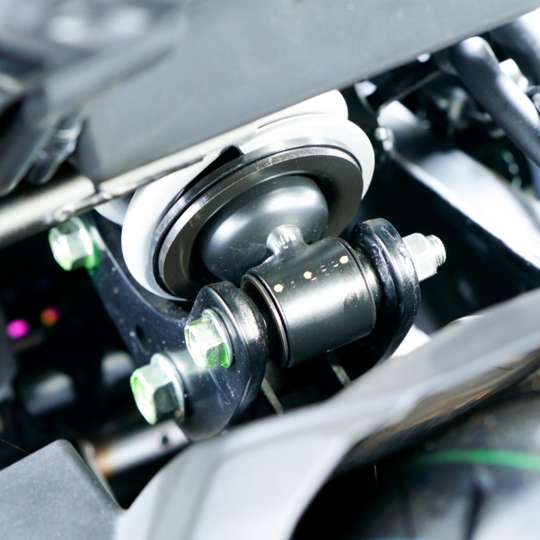 カワサキ ニンジャ650|新型ヤマハYZF-R7 vsライバル徹底比較#1 スタイリング/エンジン&シャーシ編〈RS660/CBR650R/ニンジャ650〉