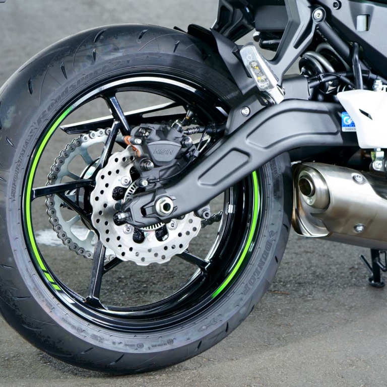 カワサキ ニンジャ650|新型ヤマハYZF-R7 vsライバル徹底比較#1 スタイリング/エンジン&シャーシ編〈RS660/CBR650R/ニンジャ650〉