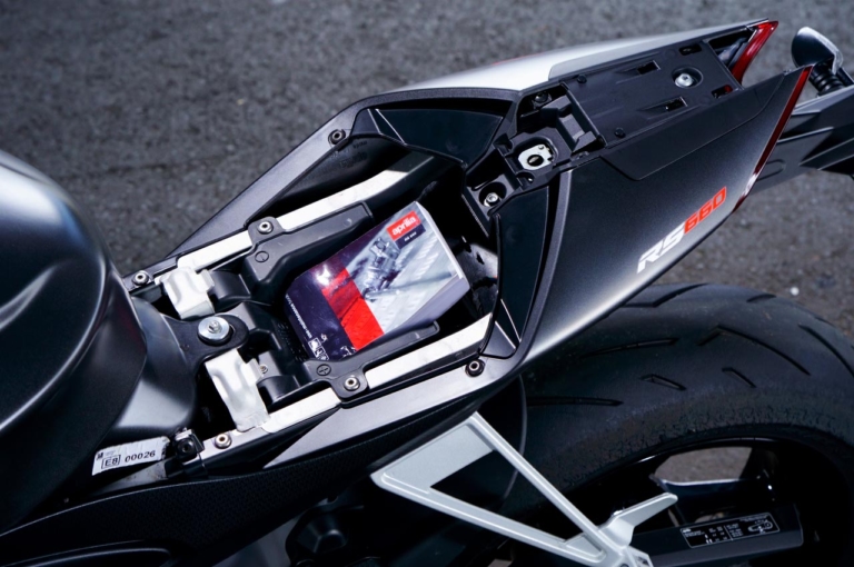 アプリリア RS660|ユーティリティ|新型ヤマハYZF-R7 vsライバル徹底比較#2 ライディングポジション/主要装備編〈RS660/CBR650R/ニンジャ650〉