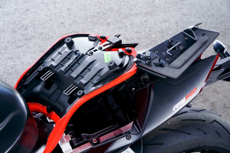 アプリリア RS660|ユーティリティ|新型ヤマハYZF-R7 vsライバル徹底比較#2 ライディングポジション/主要装備編〈RS660/CBR650R/ニンジャ650〉