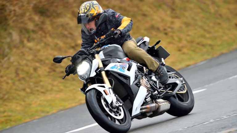 スポーツできるロードスター! BMW S1000R試乗インプレッション【電子制御満載のMパッケージ】