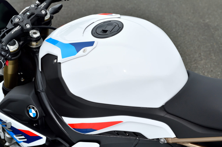 BMW S1000R Mパッケージ|スポーツできるロードスター! BMW S1000R試乗インプレッション【電子制御満載のMパッケージ】