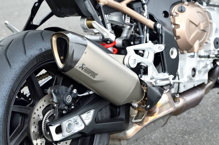 BMW S1000R Mパッケージ|スポーツできるロードスター! BMW S1000R試乗インプレッション【電子制御満載のMパッケージ】