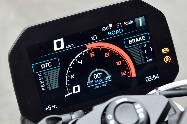 BMW S1000R Mパッケージ|スポーツできるロードスター! BMW S1000R試乗インプレッション【電子制御満載のMパッケージ】