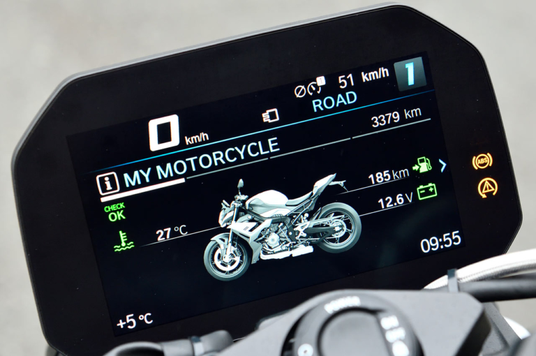 BMW S1000R Mパッケージ|スポーツできるロードスター! BMW S1000R試乗インプレッション【電子制御満載のMパッケージ】