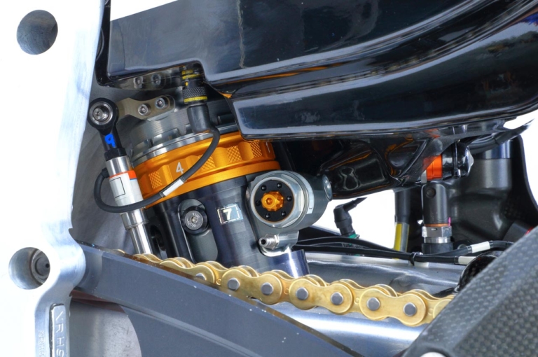 '21 スズキ GSX-RR|リヤサスペンション|’22モトGP開幕直前! スズキプレイバック【好バランスのGSX-RRに磨きをかけ臨んだ’21シーズンだったが…】