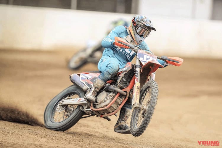 オーストラリアダートトラック|何に乗ってもムダじゃない! オフから量産車まで、いろいろ乗ってるモトGPライダーたち