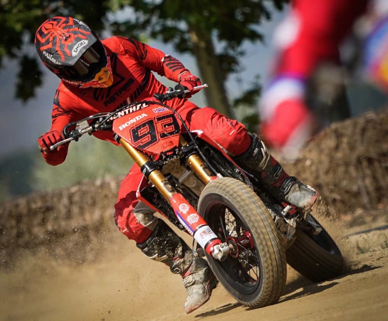 マルク・マルケス|ダートトラック|何に乗ってもムダじゃない! オフから量産車まで、いろいろ乗ってるモトGPライダーたち