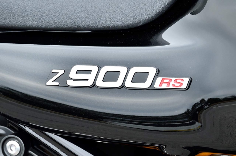 カワサキZ900RS SE|エンブレム|カワサキZ900RS SE発売! 専用装備比較解説【売り切れ必至の超人気イエローボール】