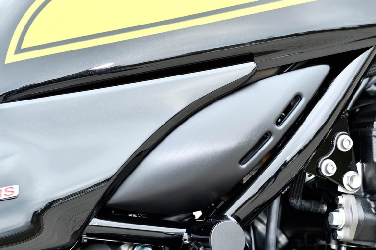 カワサキZ900RS SE|FIカバー|カワサキZ900RS SE発売! 専用装備比較解説【売り切れ必至の超人気イエローボール】