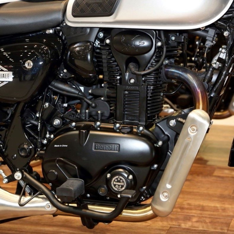 ベネリ インペリアーレ 400 エンジン|打倒GB350に空冷単気筒の刺客! ベネリ「インペリアーレ400」登場、ストファイ系「125S」も6月発売か【東京MCショー】