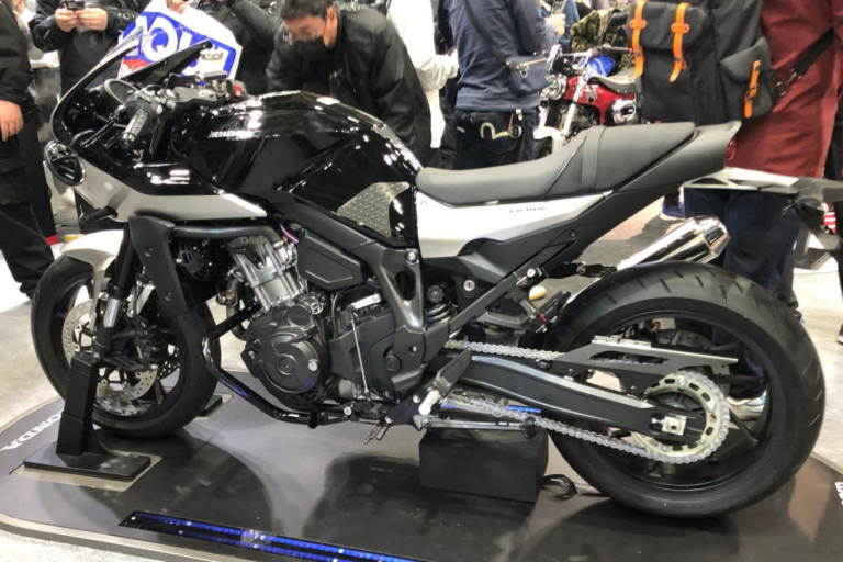 HONDA HAWK 11 Customized|【速報】ホンダ新型「クロスカブ110」、銀の「ホーク11」登場 in 大阪モーターサイクルショー