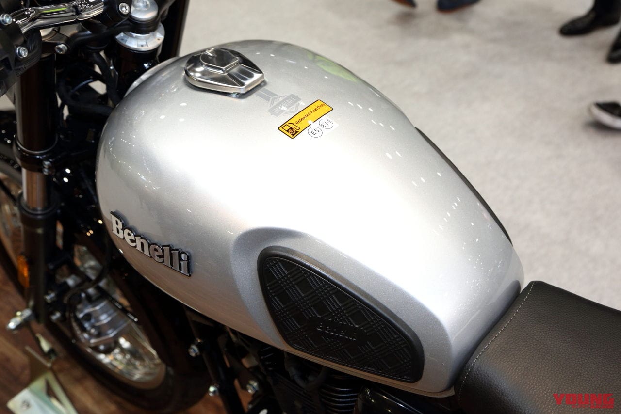 |打倒GB350に空冷単気筒の刺客! ベネリ「インペリアーレ400」登場、ストファイ系「125S」も6月発売か【東京MCショー】