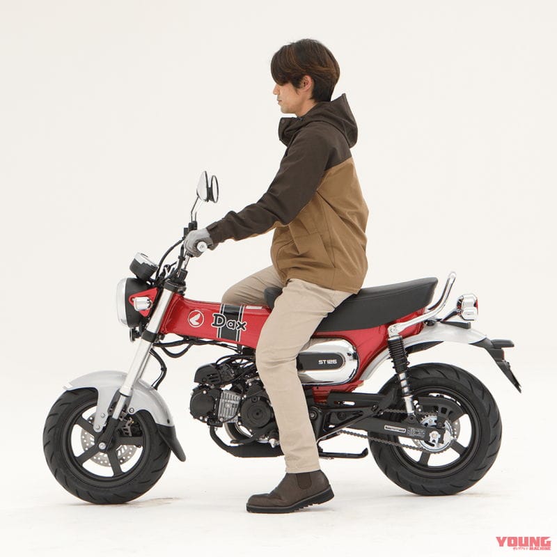 ホンダ ダックス125 足つきチェック カスタム車も世界初公開 グレーもあった Webヤングマシン 新車バイクニュース ホンダ ダックス125 足つきチェック カスタム車も世界初公開 グレーもあった Webヤングマシン 新車バイクニュース