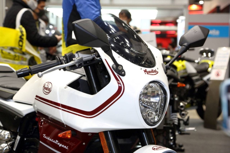 モンディアル スポーツクラシック パガーニ 300 カウル|かっこよ! 超クール原付二種『モンディアル』125軍団参上、日本限定の250もあるぞ【東京MCショー】