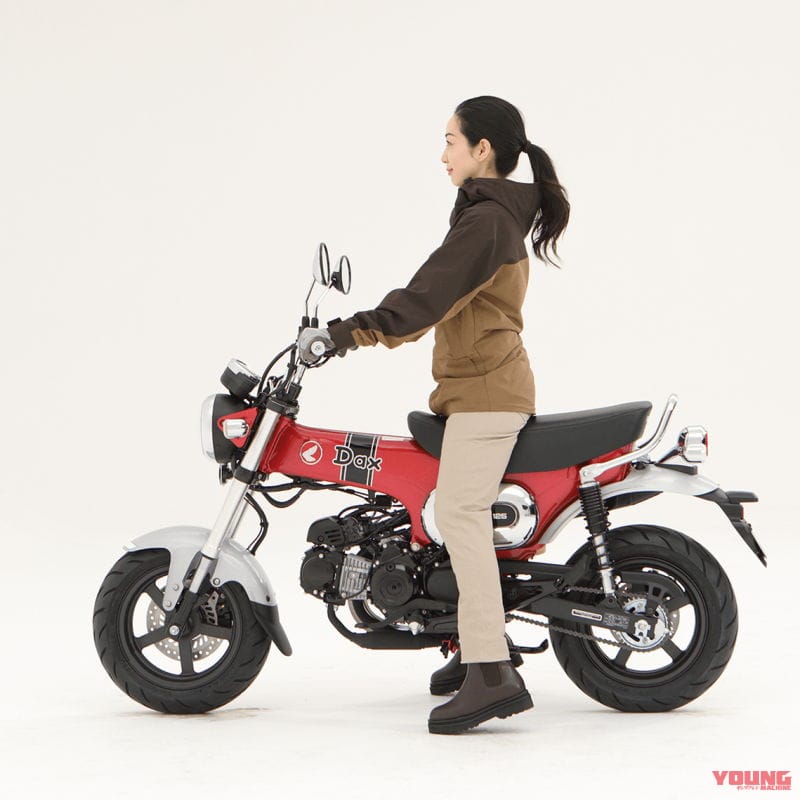 |ホンダ「ダックス125」足つきチェック&カスタム車も世界初公開! グレーもあった!!