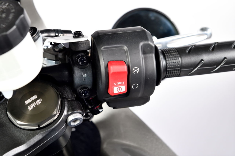 ホンダ|ホーク11|ホンダ「ホーク11」は130~140万円で今秋発売?! 世界初公開のディテールも全部撮った!