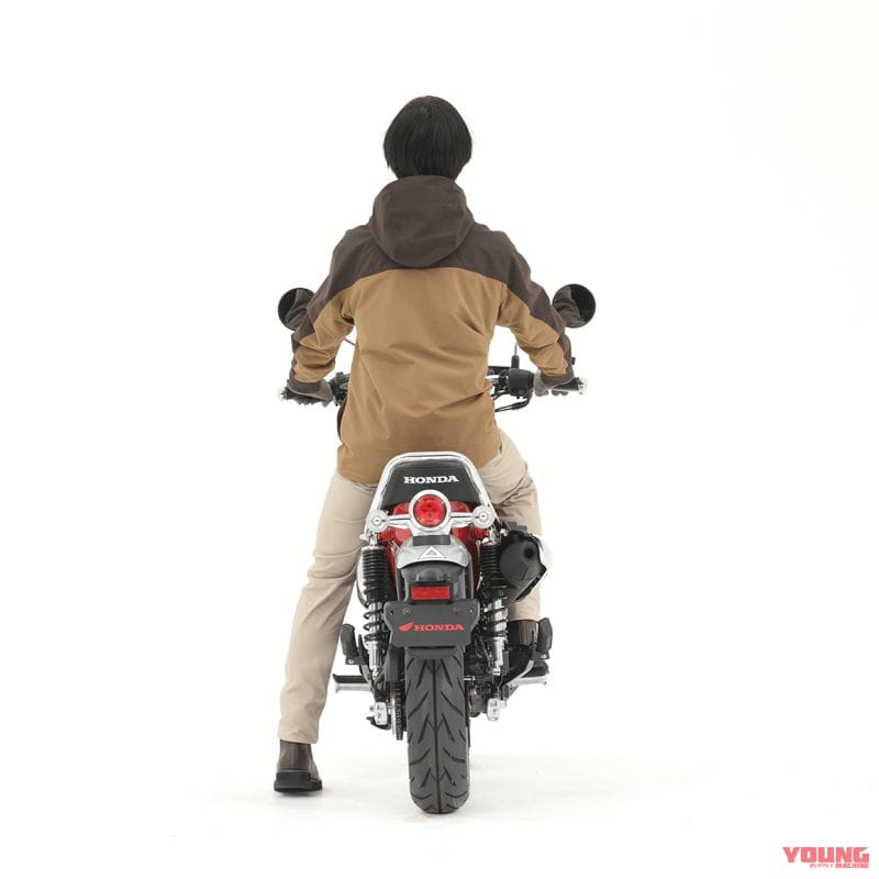 |ホンダ「ダックス125」足つきチェック&カスタム車も世界初公開! グレーもあった!!