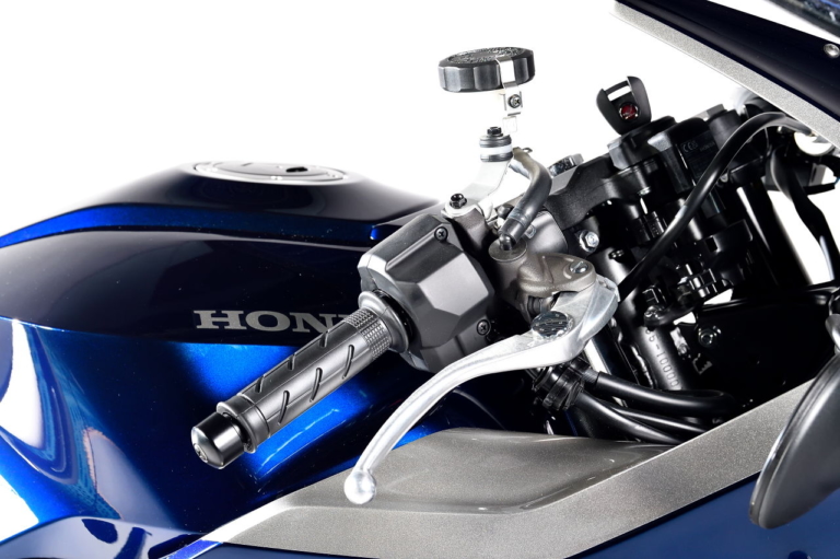 ホンダ|ホーク11|ホンダ「ホーク11」は130~140万円で今秋発売?! 世界初公開のディテールも全部撮った!