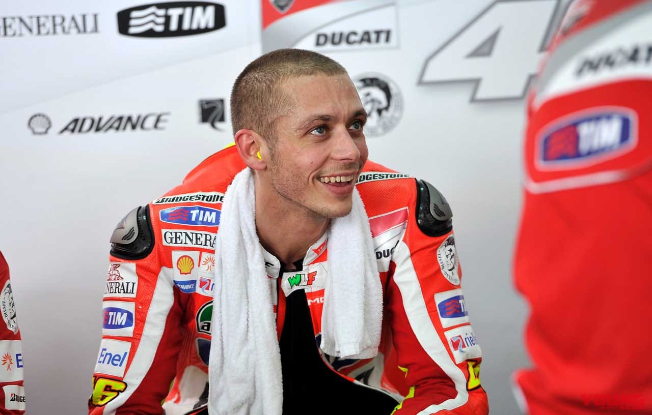 |山田宏の[タイヤで語るバイクとレース」Vol.61「テストなのにロッシ+ドゥカティの初走行に沸く!」