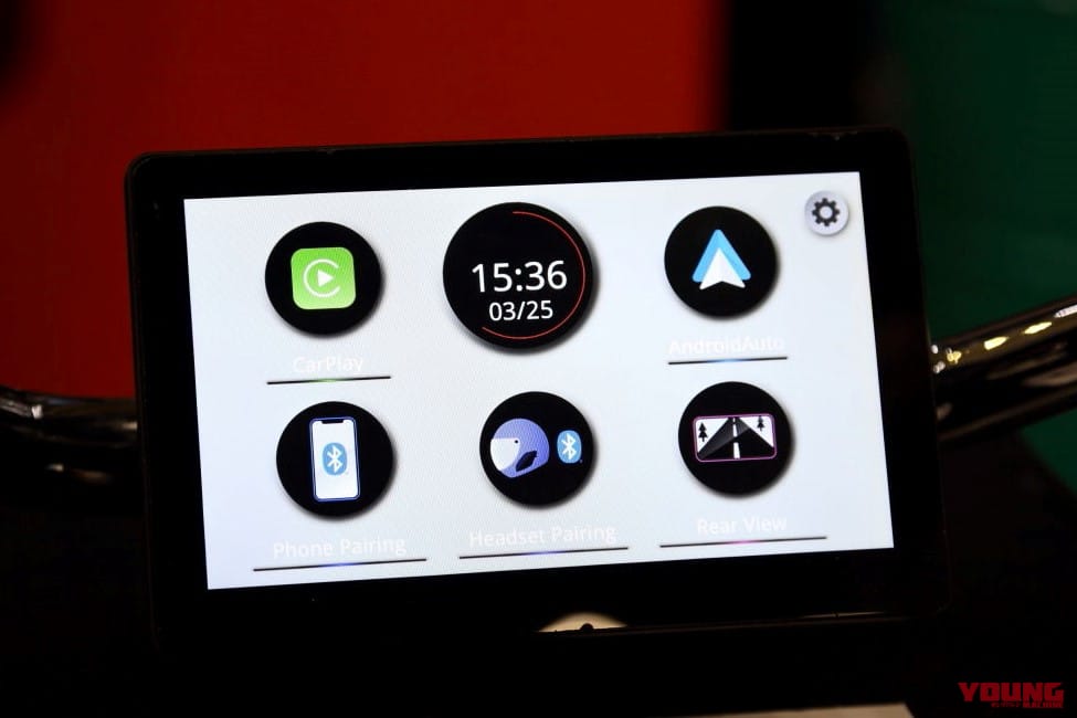 デイトナ モト・スマート・モニター|今の愛車でアップルカープレイ/アンドロイドオートが使える! デイトナ「モトスマートモニター」【東京MCショー】