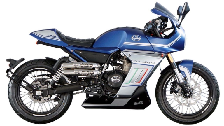 モンディアル スポーツクラシック パガーニ 300 BLUE/SILVER|かっこよ! 超クール原付二種『モンディアル』125軍団参上、日本限定の250もあるぞ【東京MCショー】