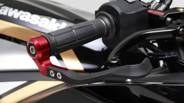 アクティブ|ブレーキレバーガード|【注目カスタムパーツ紹介】気配りと工夫が満載! アクティブのブレーキレバーガード