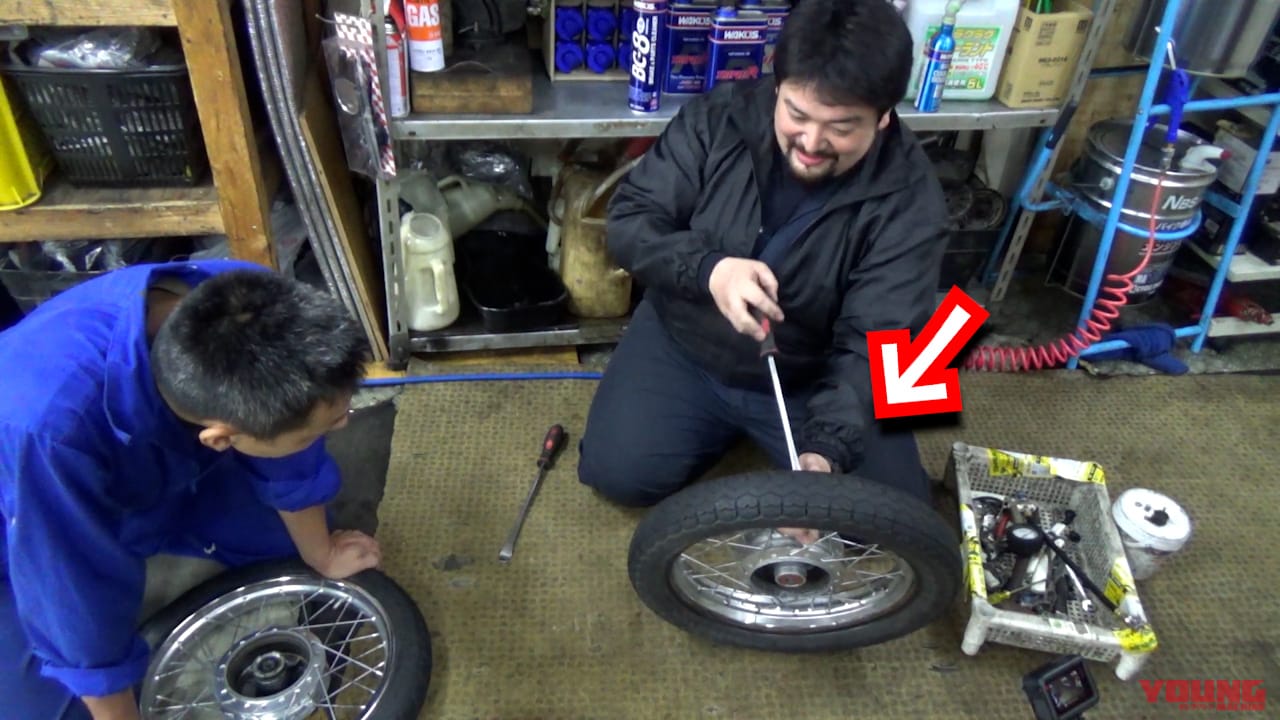 |【動画で解説】バイク屋さんにタイヤ交換を教えてもらったら、簡単すぎて感動モノだった