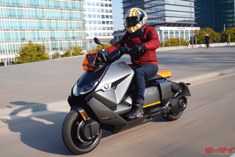 【独占速報】BMW CE 04試乗「新たな電動スクーターは航続距離130km！ より軽く、専用のSF的デザインに」