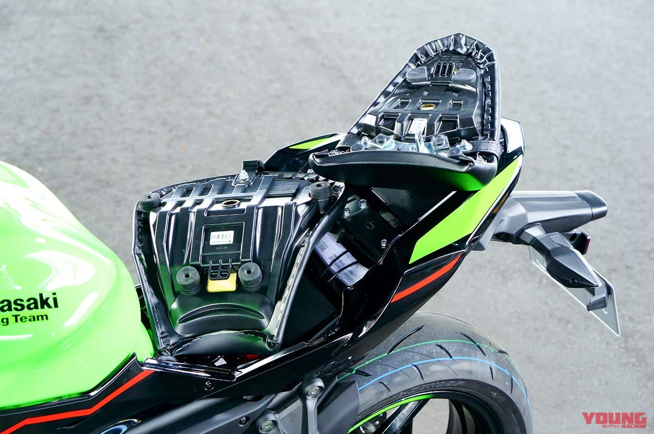 カワサキ ニンジャ650|ユーティリティ|新型ヤマハYZF-R7 vsライバル徹底比較#2 ライディングポジション/主要装備編〈RS660/CBR650R/ニンジャ650〉