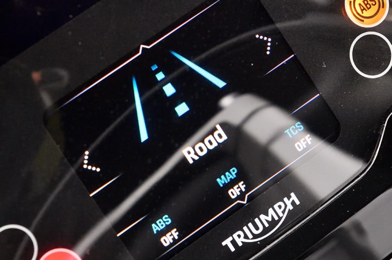 TRIUMPH TIGER SPORT 660|メーター|トライアンフ タイガースポーツ660試乗インプレ【日常にもツーリングにも、すべてに”ちょうどいい”】