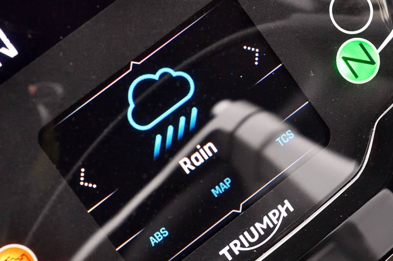 TRIUMPH TIGER SPORT 660|メーター|トライアンフ タイガースポーツ660試乗インプレ【日常にもツーリングにも、すべてに”ちょうどいい”】