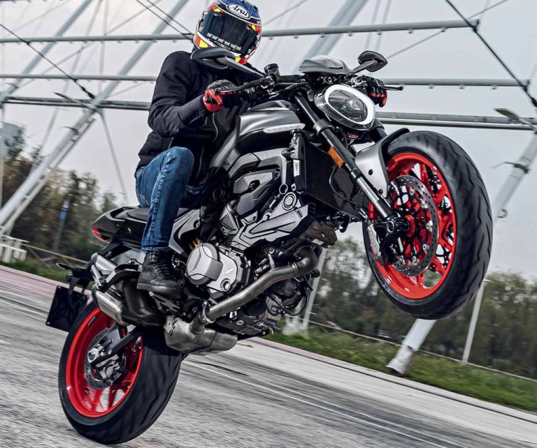 DUCATI MONSTER/+|“マシン オブ ザ イヤー2021″結果発表:外国車部門【BMWが2連覇の快挙】