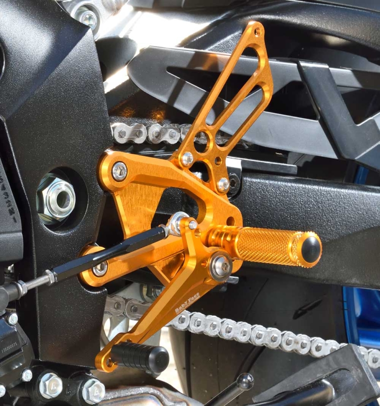 GSX-S1000 パフォーマンスステップキット|ベビーフェイス|ベビーフェイスGSX-S1000カスタム【操る楽しみをスープアップするオリジナルパーツ】