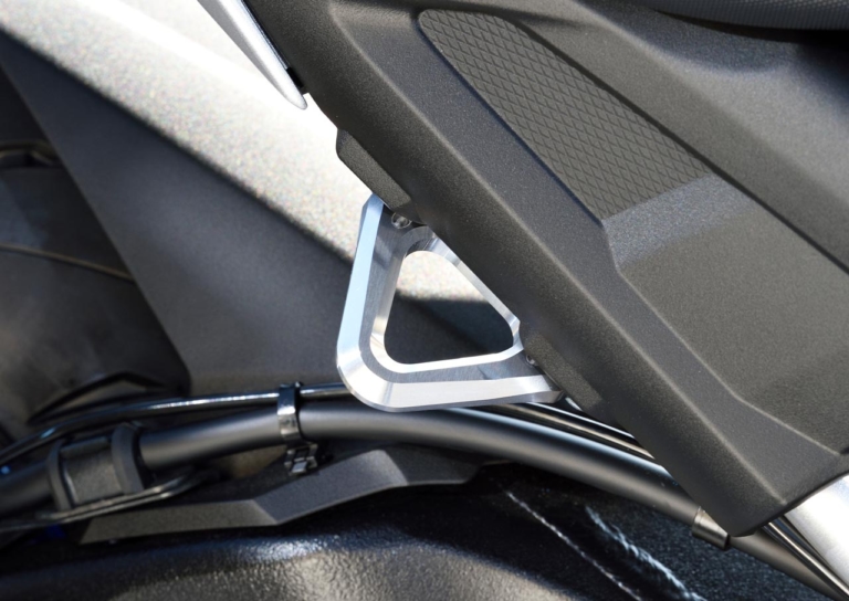 GSX-S1000 レーシングフック|ベビーフェイス|ベビーフェイスGSX-S1000カスタム【操る楽しみをスープアップするオリジナルパーツ】