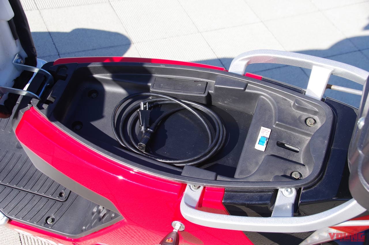 |フロント2輪+ダブルウィッシュボーンサスが楽しい電動ビークル「スイングスポーツ」に乗ってみた