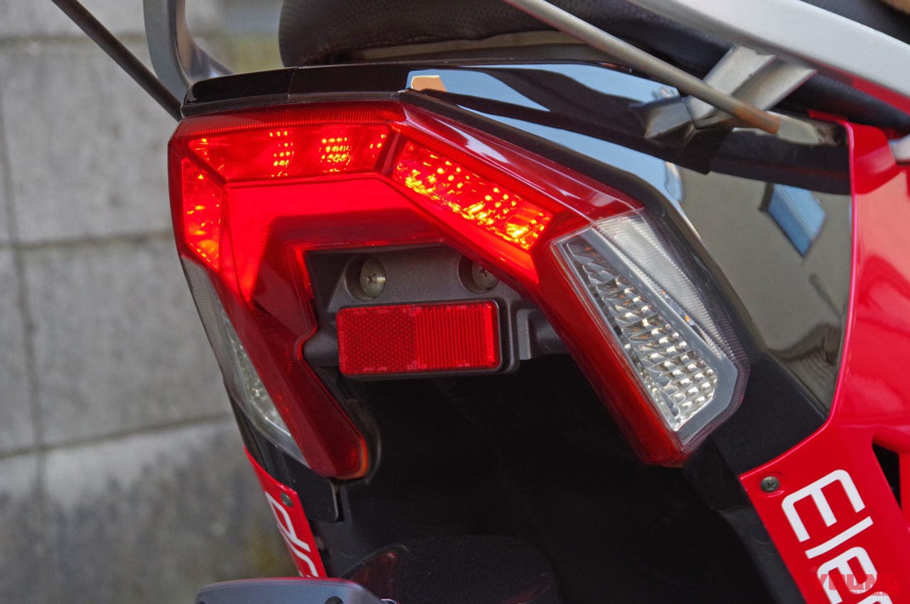 日本エレクトライク スイングスポーツ|フロント2輪+ダブルウィッシュボーンサスが楽しい電動ビークル「スイングスポーツ」に乗ってみた