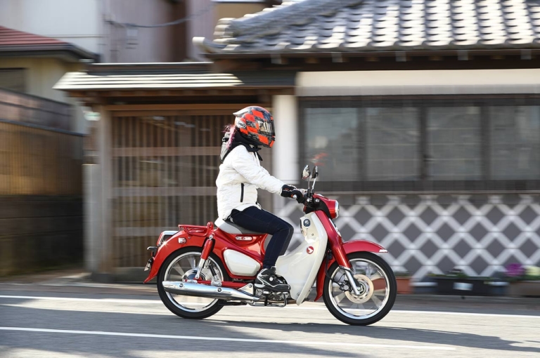 岡崎静夏のホンダ スーパーカブC125試乗インプレ【アイデンティティを