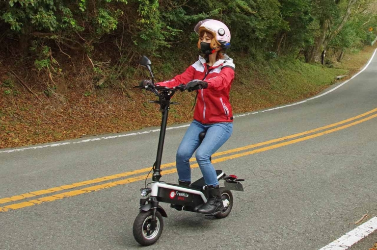 2輪車利用環境改善部会|電動キックボード問題|三ない運動にも影響必至! 成人年齢18歳引き下げ&免許不要の電動キックボード規制緩和問題