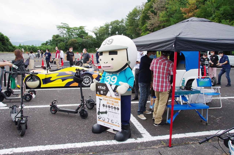 2輪車利用環境改善部会|電動キックボード問題|三ない運動にも影響必至! 成人年齢18歳引き下げ&免許不要の電動キックボード規制緩和問題