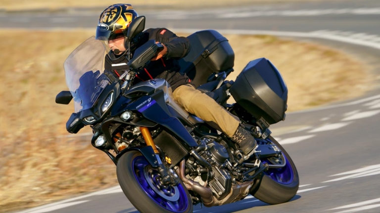 全方位へ正常進化! ヤマハ トレーサー9 GT試乗インプレッション【電子制御サスペンションも優秀】