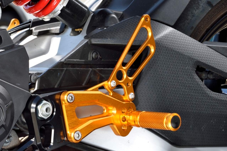 ベビーフェイスRS660|ベビーフェイスRS660カスタム【最新電子制御を搭載したイタリアンSSの魅力をさらに引き出す】