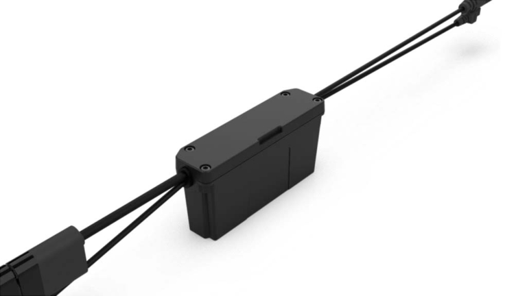 ユニバーサル通信ソリューション|インカムメーカーのカルド、ミッドランド、ユークリア、サインハウスの4社が組み込み式ヘルメット通信機を規格化へ