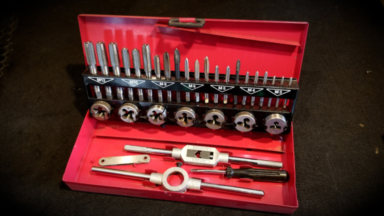 タップ&ダイスのセット|サビまみれのネジ穴を修復する方法!【見ないふりはトラブルのもと】